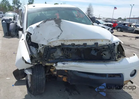 2011 Toyota Tundra Grade 5.7L V8 из США, поврежденный, VIN 5TFDW5F19BX205002